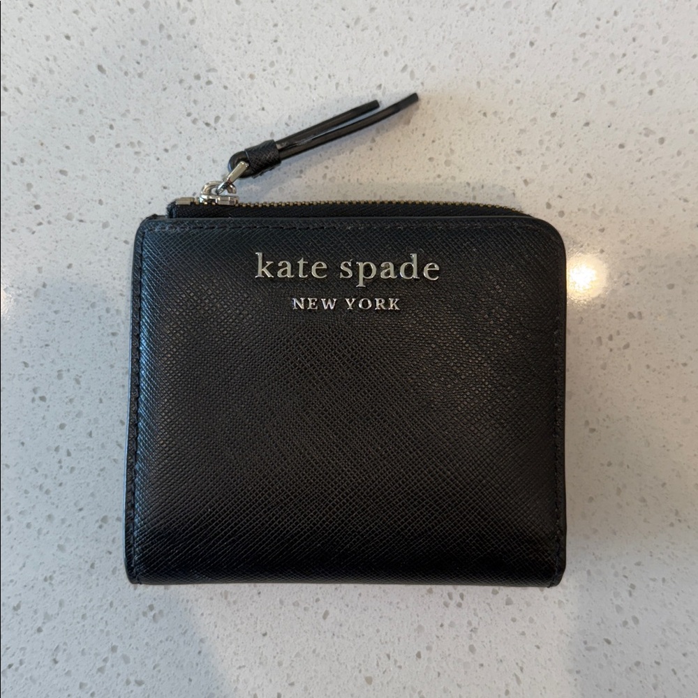Kate Spade Small l-zip Bifold Wallet